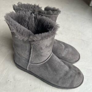 Women’s grey boots size 9
